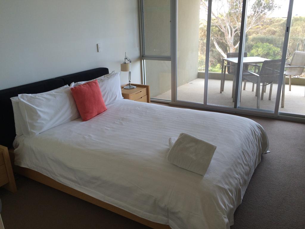 Onshore Torquay Room photo